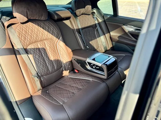 BMW 7 Series 2019 Mise à jour 740Li Type de luxe M Ensemble de sport intérieur photo 11