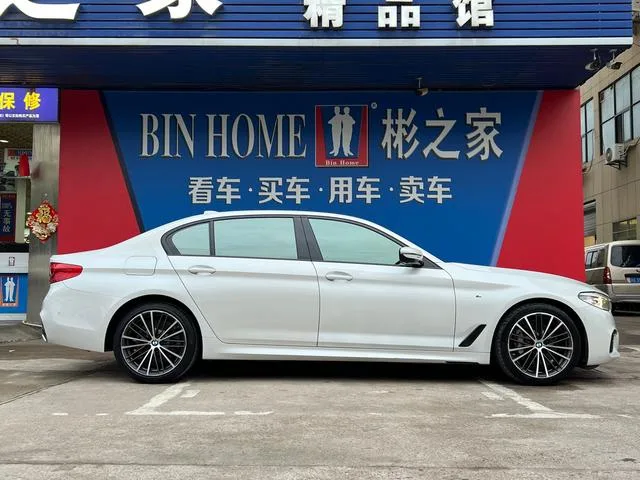 BMW 5 Series 2019 530Li Leading Type M Sports suit exterior photo 6