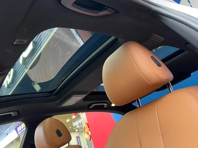 BMW 5 Series 2019 530Li Leading Type M Sports suit interior photo 13