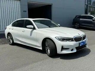 BMW 3 Series 2020 325Li Première édition extérieur photo 3 BMW 3 Series 2020 325Li Première édition extérieur photo 3