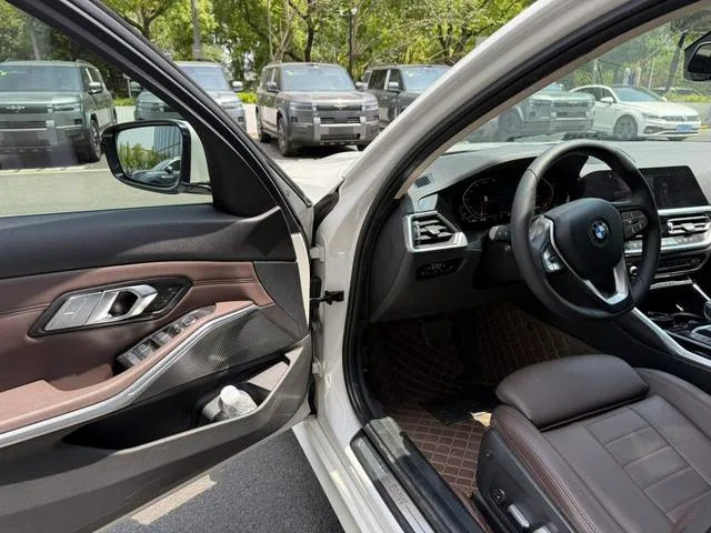 BMW 3 Series 2020 325Li Première édition extérieur photo 4 BMW 3 Series 2020 325Li Première édition extérieur photo 4