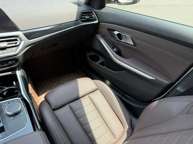 BMW 3 Series 2020 325Li Première édition intérieur photo 10 BMW 3 Series 2020 325Li Première édition intérieur photo 10
