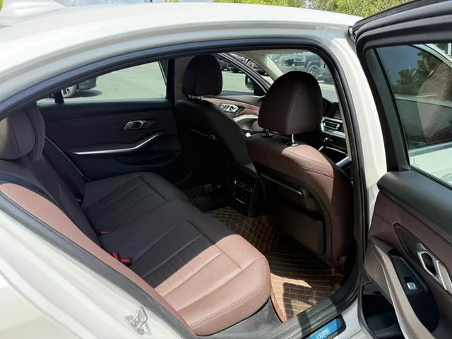 BMW 3 Series 2020 325Li Première édition intérieur photo 12 BMW 3 Series 2020 325Li Première édition intérieur photo 12