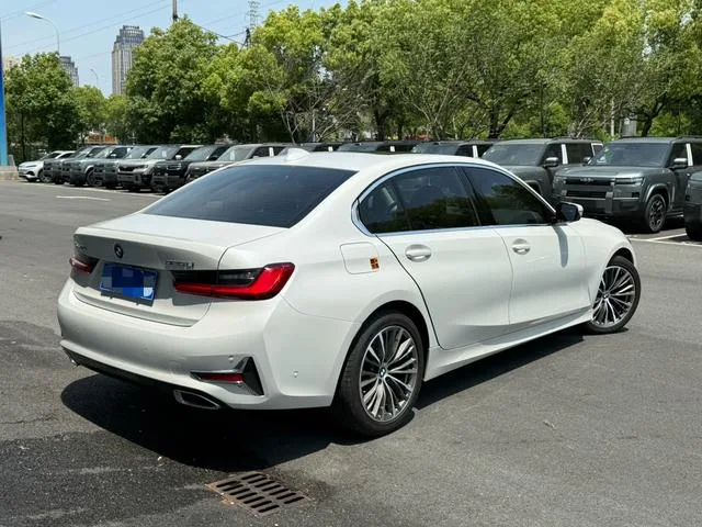 BMW 3 Series 2020 325Li Première édition intérieur photo 16 BMW 3 Series 2020 325Li Première édition intérieur photo 16