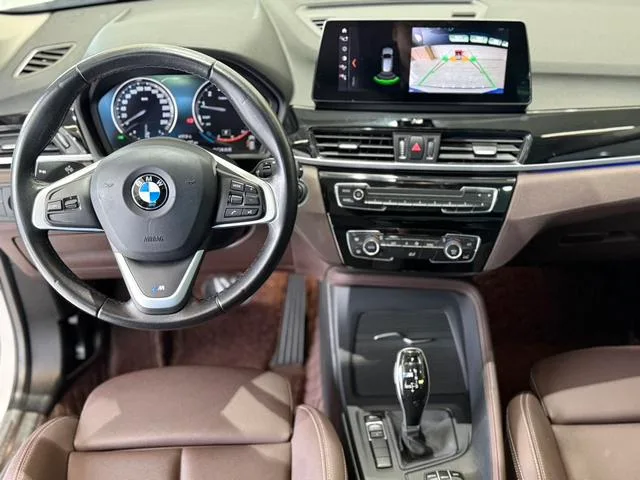BMW X1 2020 sDrive25Li Leading Type interior photo 8