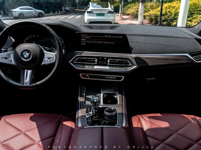 BMW X5 2022 Restyling xDrive 40Li M Sports suit exterior photo 3 BMW X5 2022 Restyling xDrive 40Li M Sports suit exterior photo 3