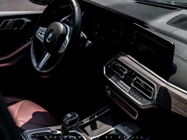 BMW X5 2022 Restyling xDrive 40Li M Sports suit exterior photo 5 BMW X5 2022 Restyling xDrive 40Li M Sports suit exterior photo 5