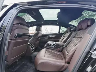 BMW 7 Series 2021 740Li Leader M Ensemble de sport intérieur photo 13