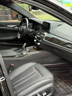 BMW 5 Series 2018 525Li M Sports suit interior photo 8