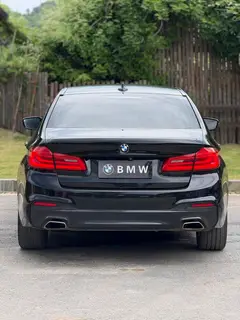 BMW 5 Series 2018 525Li M Sports suit interior photo 10