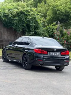 BMW 5 Series 2018 525Li M Sports suit interior photo 11