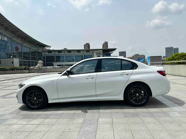 BMW 3 Series 2021 Restyling 325i M Sports Night Suit interior photo 6 BMW 3 Series 2021 Restyling 325i M Sports Night Suit interior photo 6
