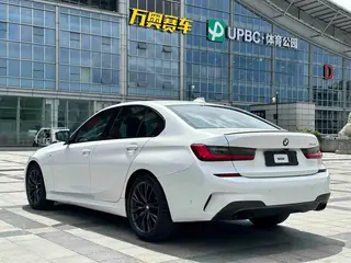 BMW 3 Series 2021 Restyling 325i M Sports Night Suit interior photo 7 BMW 3 Series 2021 Restyling 325i M Sports Night Suit interior photo 7