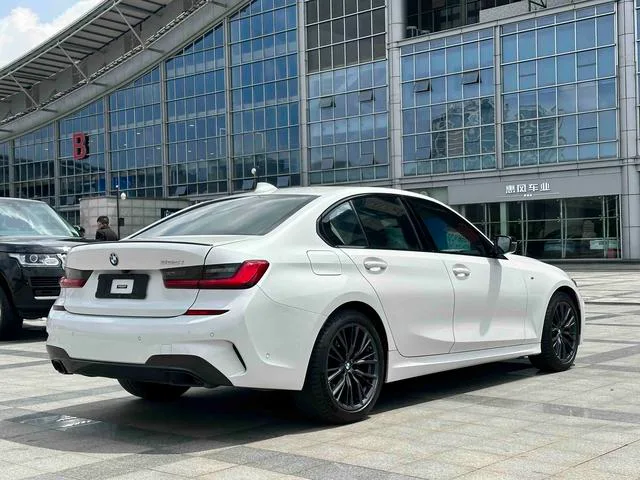 BMW 3 Series 2021 Restyling 325i M Sports Night Suit interior photo 9 BMW 3 Series 2021 Restyling 325i M Sports Night Suit interior photo 9