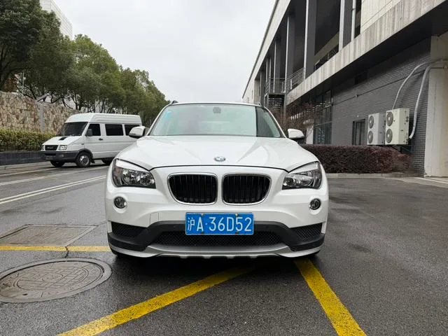 BMW X1 2015 sDrive18i Fashion Upgrade Edition exterior photo 3