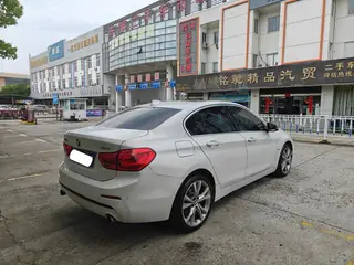 BMW 1 Series 2018 120i Design Suit Type exterior photo 4