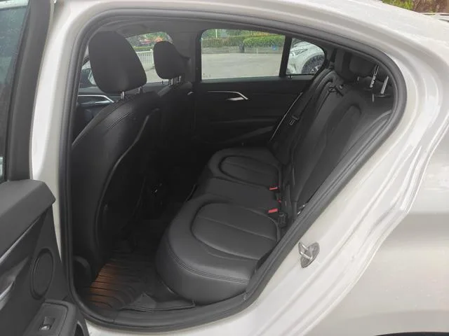BMW 1 Series 2018 120i Design Suit Type interior photo 10