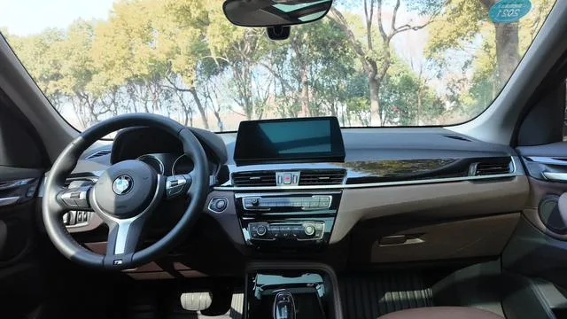 BMW X1 2020 sDrive20Li Premium Class exterior photo 5