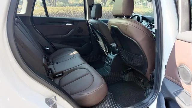 BMW X1 2020 sDrive20Li Premium Class interior photo 6