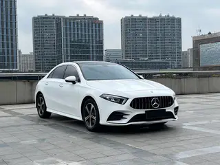Mercedes-Benz A-Class 2022 Reforma A 200 L Edición de moda de coche deportivo exterior foto 3 Mercedes-Benz A-Class 2022 Reforma A 200 L Edición de moda de coche deportivo exterior foto 3