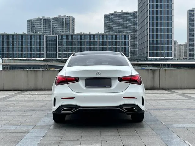 Mercedes-Benz A-Class 2022 Reforma A 200 L Edición de moda de coche deportivo exterior foto 5 Mercedes-Benz A-Class 2022 Reforma A 200 L Edición de moda de coche deportivo exterior foto 5
