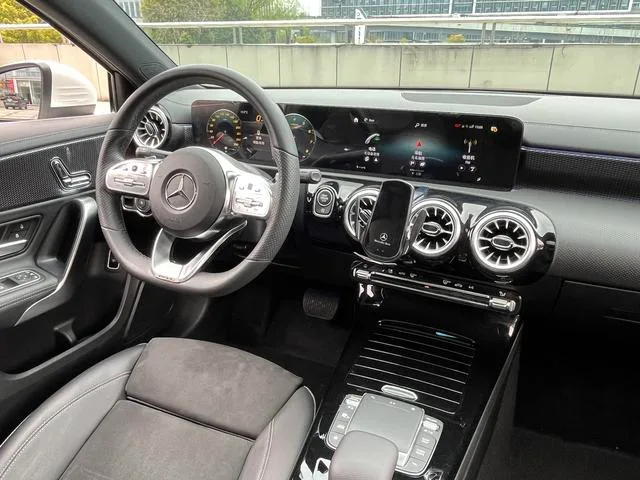 Mercedes-Benz A-Class 2022 Reforma A 200 L Edición de moda de coche deportivo interior foto 8 Mercedes-Benz A-Class 2022 Reforma A 200 L Edición de moda de coche deportivo interior foto 8