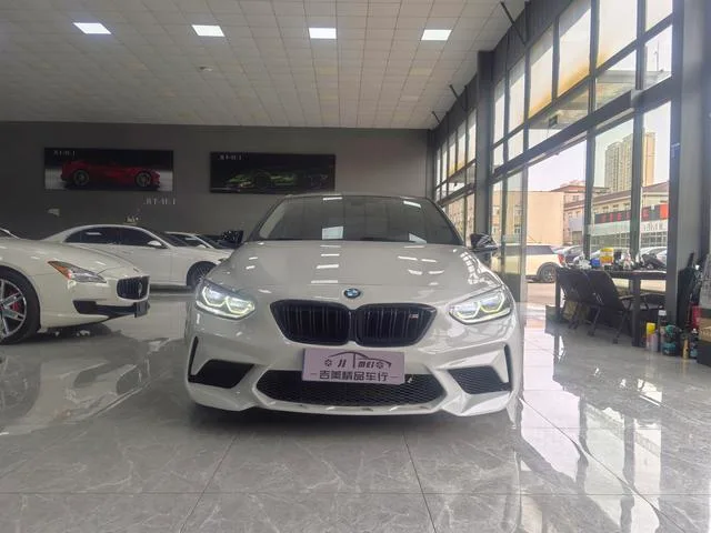 BMW 1 Series 2020 120i M Sports suit exterior photo 2