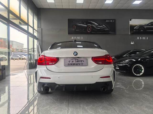 BMW 1 Series 2020 120i M Sports suit exterior photo 4