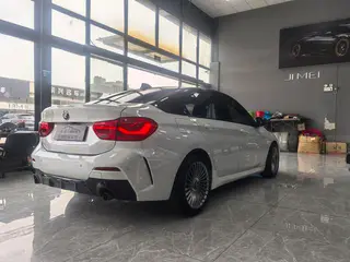 BMW 1 Series 2020 120i M Sports suit exterior photo 5