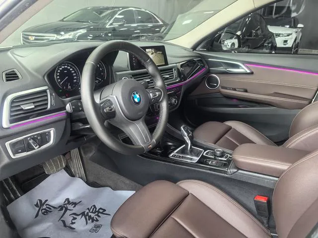 BMW 1 Series 2020 120i M Sports suit interior photo 7