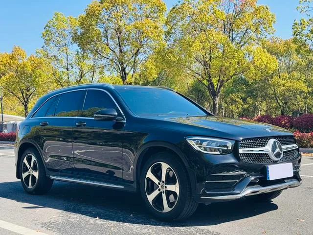 Mercedes-Benz GLC 2022 Tres cambios GLC 260 L 4MATIC Dinámico exterior foto 3