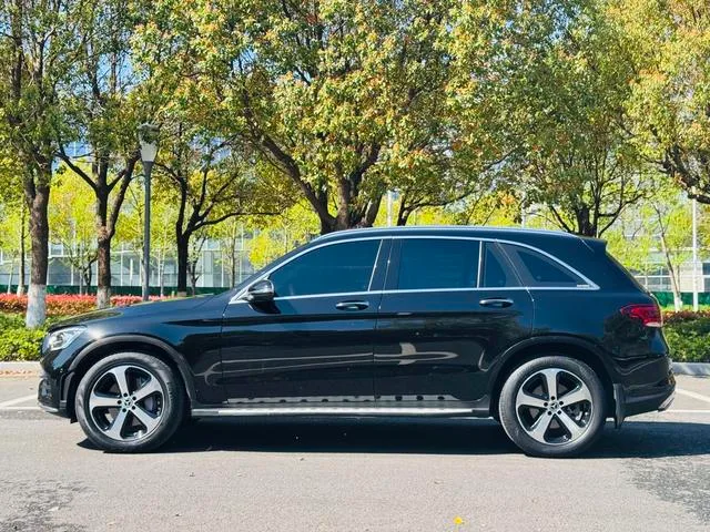 Mercedes-Benz GLC 2022 Tres cambios GLC 260 L 4MATIC Dinámico exterior foto 4