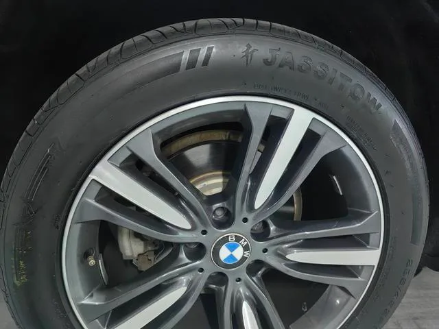 BMW X5 2017 xDrive35i Elegant style interior photo 9