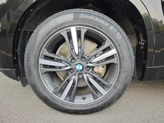 BMW X5 2017 xDrive35i Estilo elegante interior foto 17
