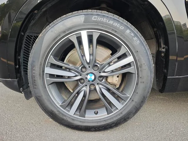 BMW X5 2017 xDrive35i Estilo elegante interior foto 17