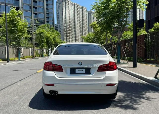 BMW 5 Series 2014 525Li Luxury Design Set interior photo 15 BMW 5 Series 2014 525Li Luxury Design Set interior photo 15