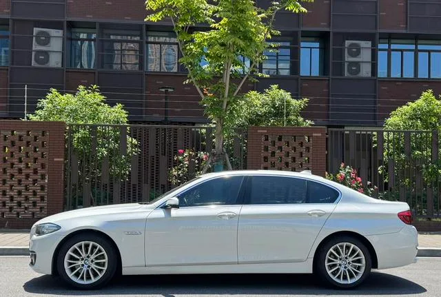 BMW 5 Series 2014 525Li Luxury Design Set interior photo 17 BMW 5 Series 2014 525Li Luxury Design Set interior photo 17