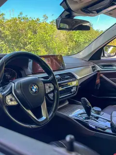 BMW 5 Series 2020 530Li Líder Traje de lujo interior foto 12