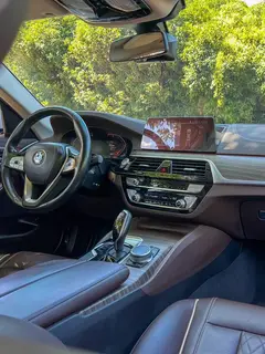 BMW 5 Series 2020 530Li Líder Traje de lujo interior foto 13