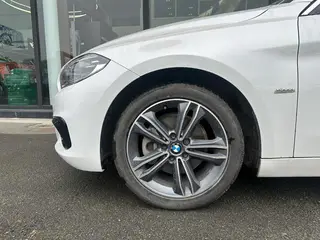 BMW 1 Series 2018 118i Sporty interior photo 9