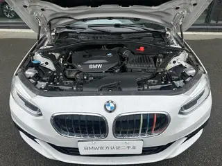 BMW 1 Series 2018 118i Sporty interior photo 10