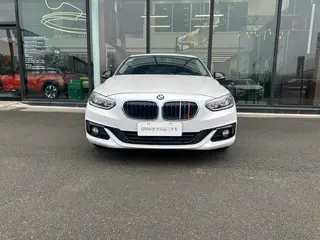 BMW 1 Series 2018 118i Sporty interior photo 14