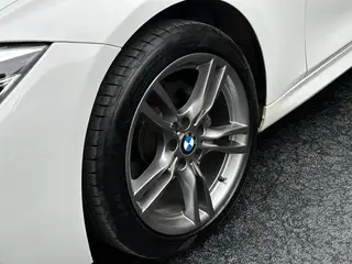 BMW 3 Series 2018 320i M Sports suit exterior photo 2