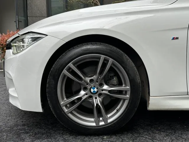 BMW 3 Series 2018 320i M Sports suit exterior photo 5