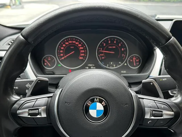 BMW 3 Series 2018 320i M Sports suit exterior photo 6