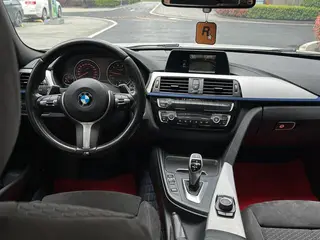 BMW 3 Series 2018 320i M Sports suit interior photo 14