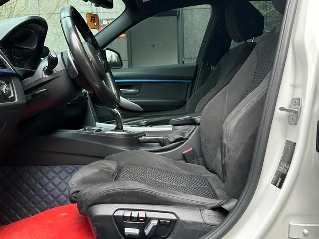 BMW 3 Series 2018 320i M Sports suit interior photo 17