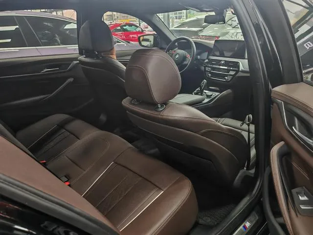 BMW 5 Series 2022 530Li Leading Type M Sports suit interior photo 6 BMW 5 Series 2022 530Li Leading Type M Sports suit interior photo 6