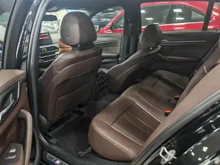 BMW 5 Series 2022 530Li Leading Type M Sports suit interior photo 9 BMW 5 Series 2022 530Li Leading Type M Sports suit interior photo 9