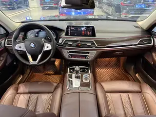 BMW 7 Series 2019 730Li M Sports suit exterior photo 4